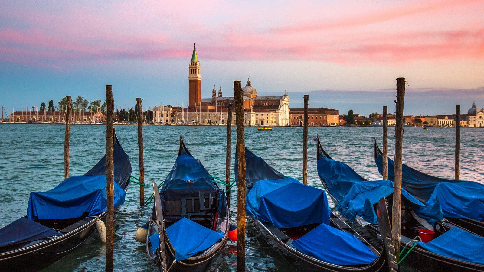 gondolas
