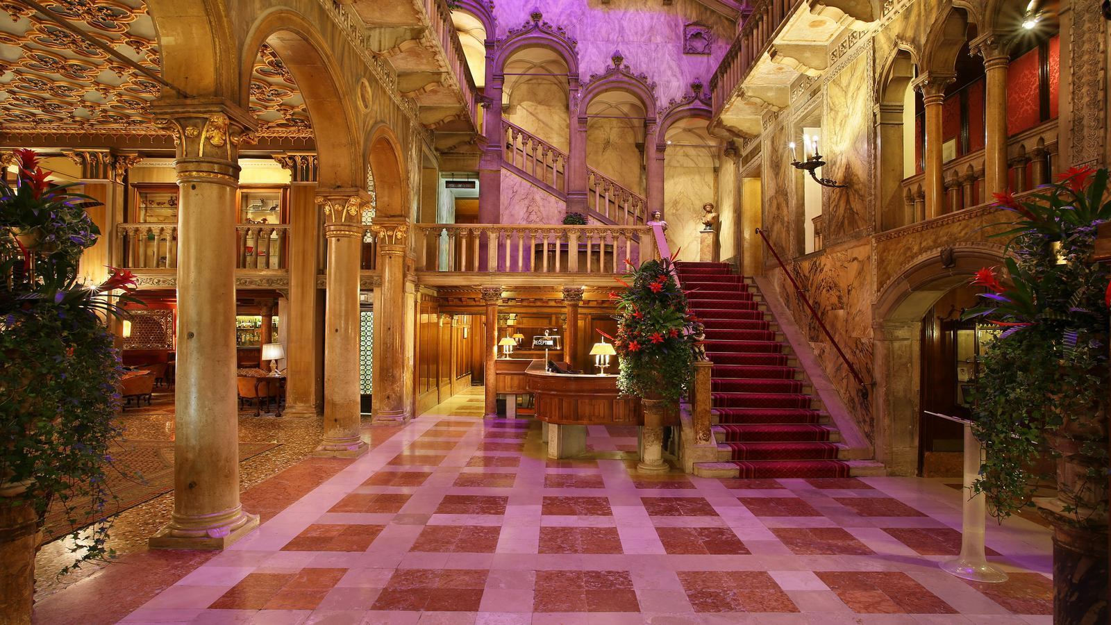 Palazzo Dandolo Hall