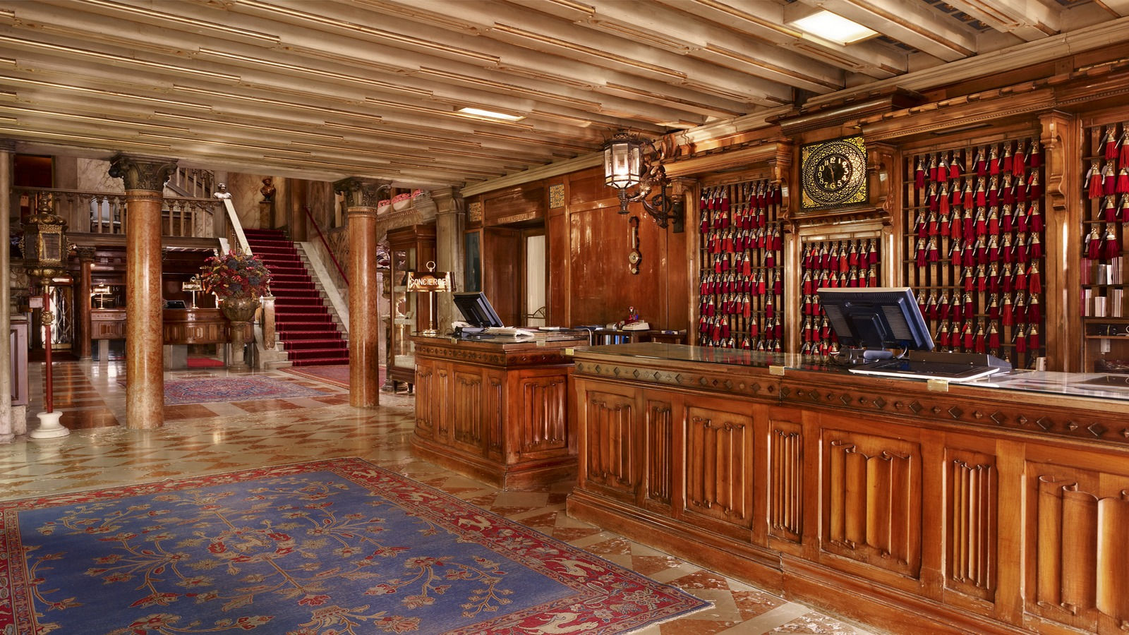 Concierge desk