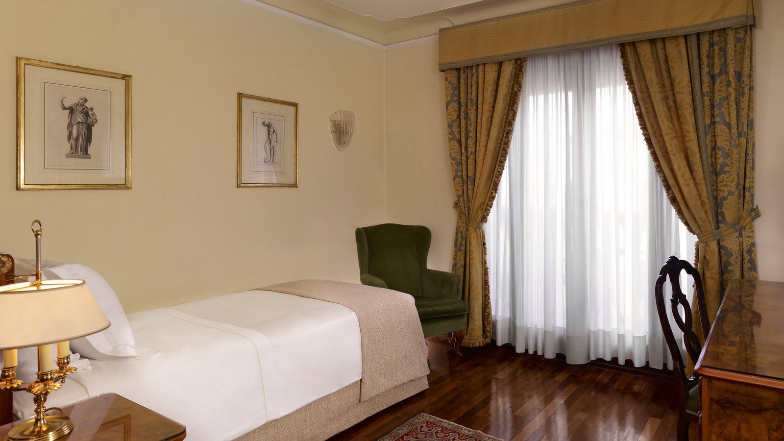 Superior room